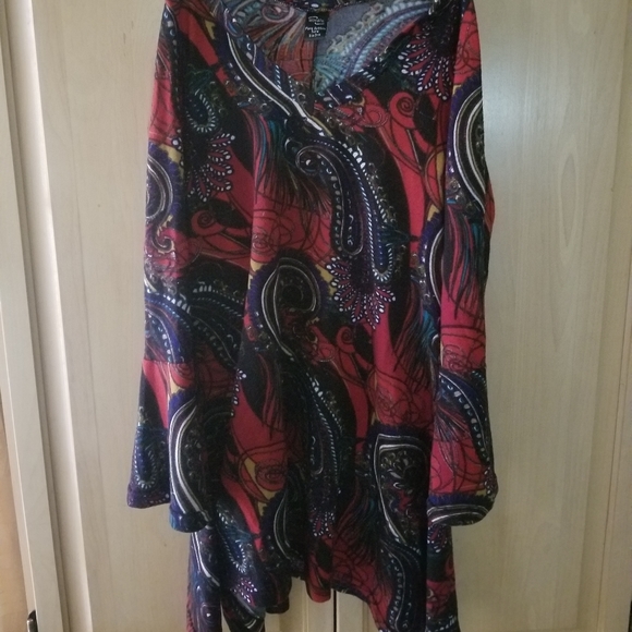 Tunics - Picture 2 of 4